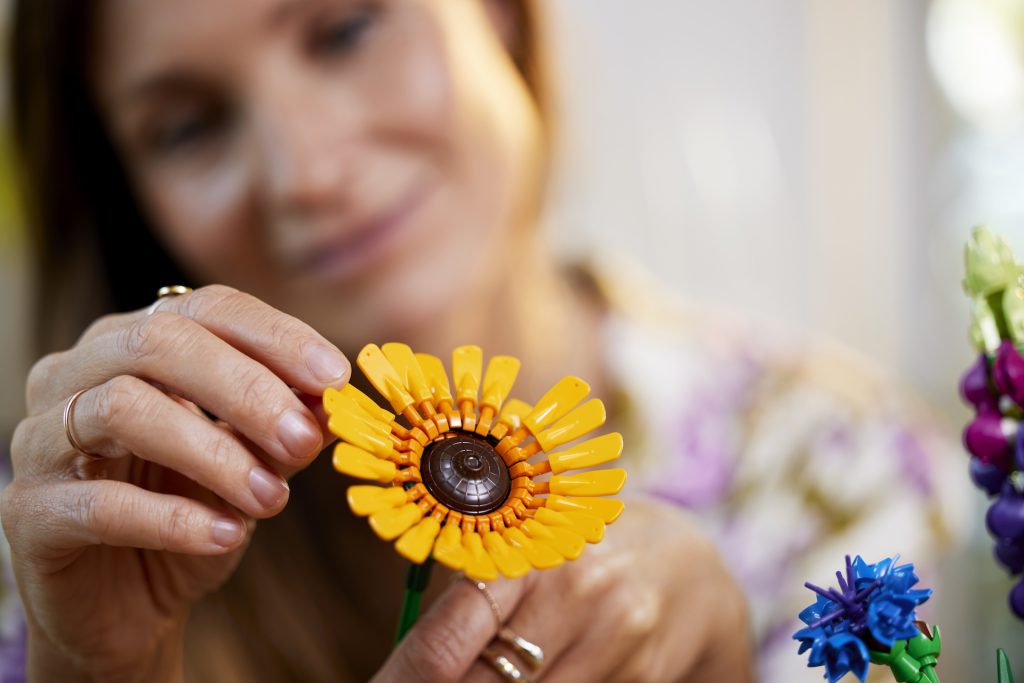 LEGO Botanical Collection 10313 Wildflower Bouquet 15 1024x683