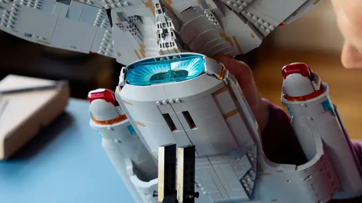 LEGO Star Trek USS Enterprise features 'the most complicated graphic ever'