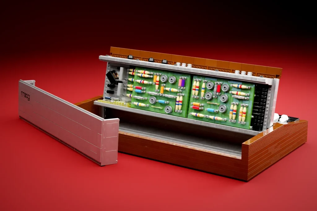 LEGO Ideas Minimoog Analog Synthesizer 5 1024x683