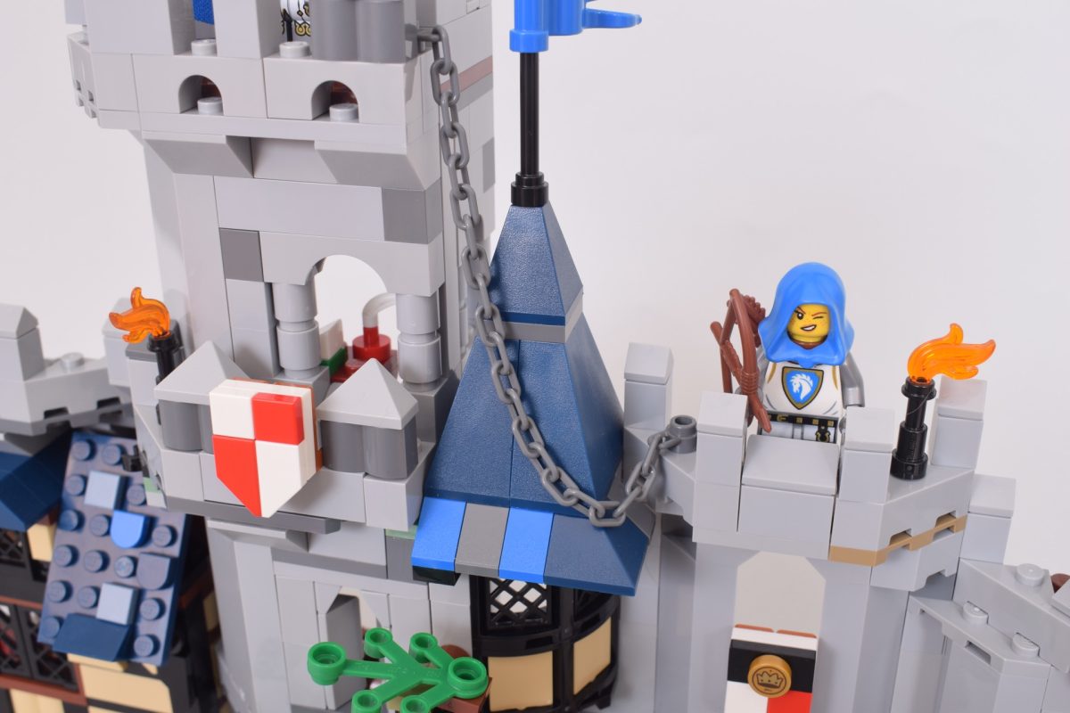 LEGO Creator 3 in 1 31168 Medieval Horse Knight Castle book nook 7 1200x800