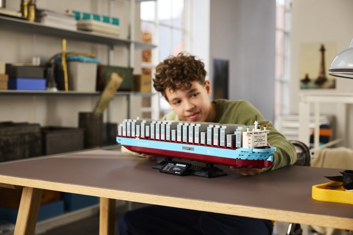 LEGO 40955 Maersk Dual Fuel Container Vessel 10 1200x800