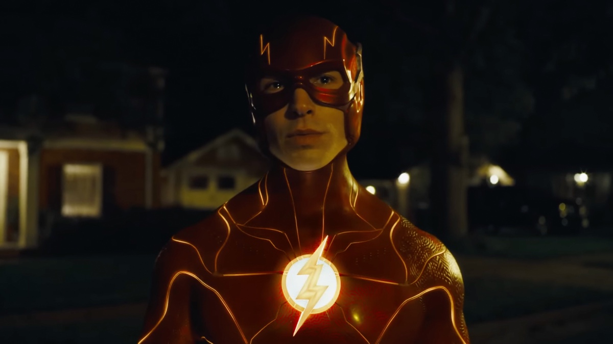 First trailer for The Flash teases a strong swan song for the current DCU