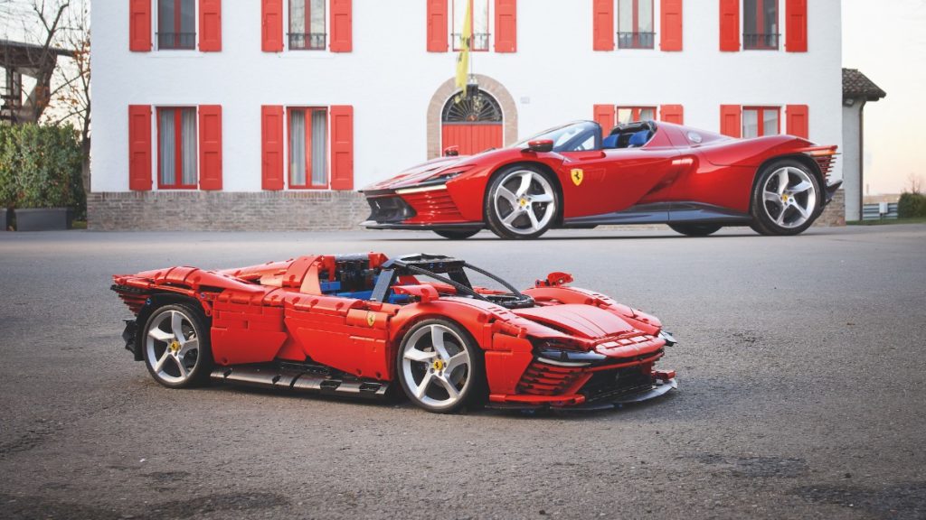 LEGO Technic 42143 Ferrari Daytona SP3 featured 2 1024x576