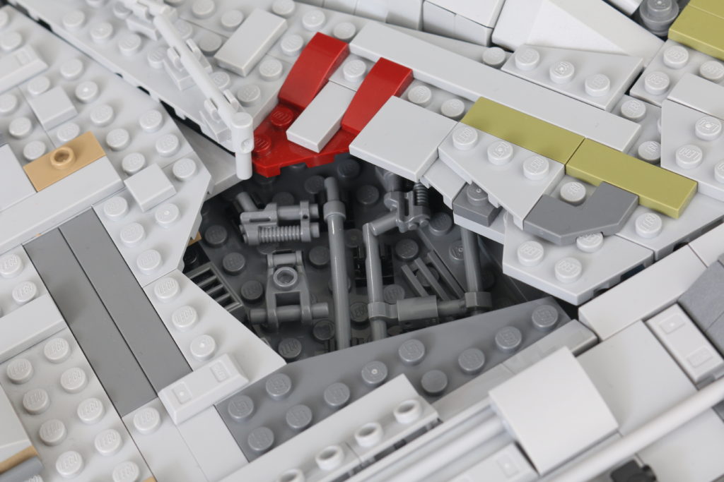 LEGO Star Wars 75192 UCS Ultimate Collectors Series Millennium Falcon review 39