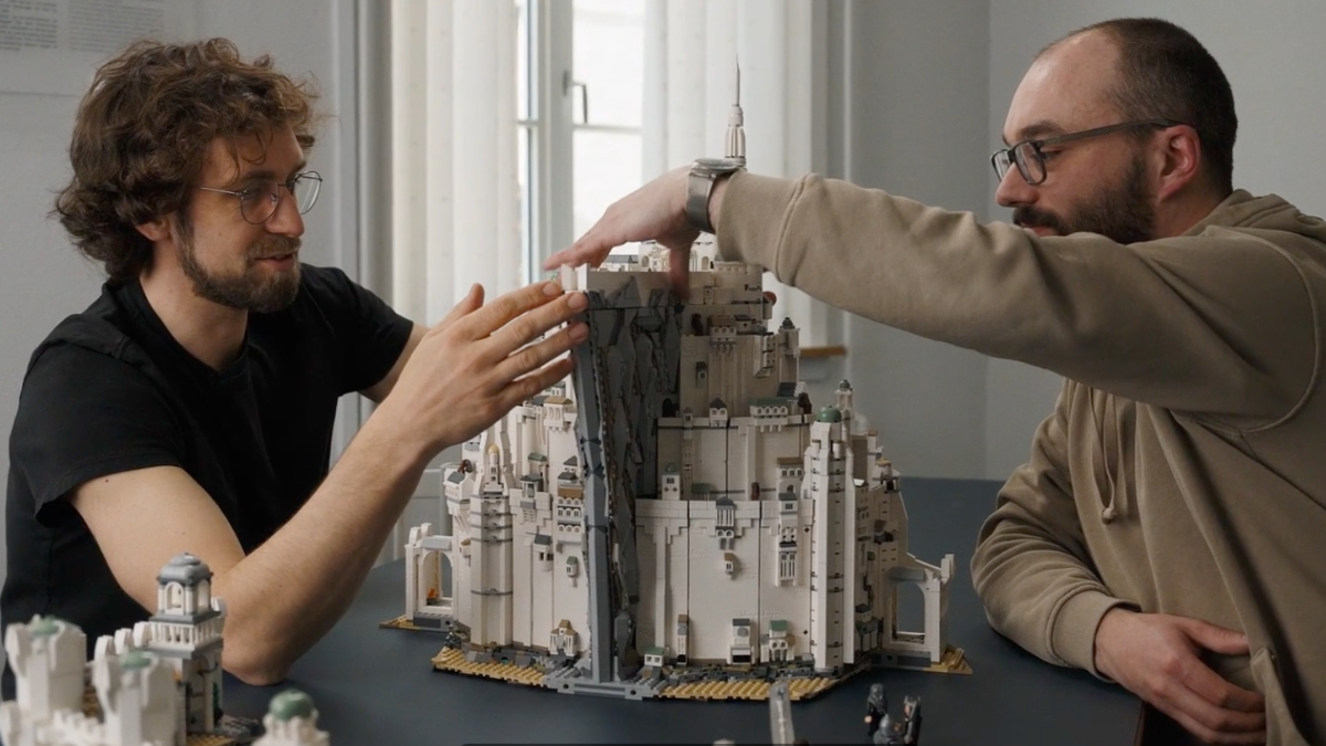 LEGO Icons 11377 The Lord of the Rings Minas Tirith 3